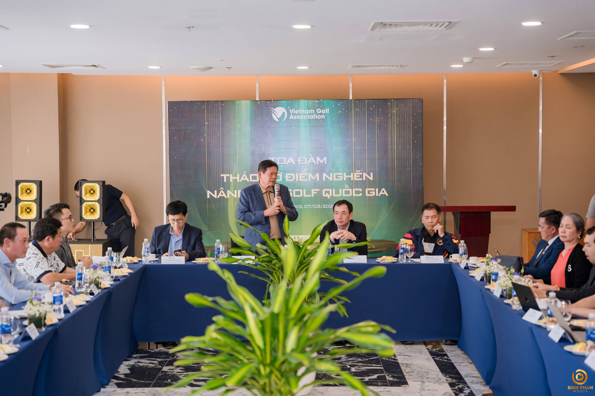 Ong_Le_Kien_Thanh_-_Chu_tich_Hiep_hoi_Golf_Viet_Nam_phat_bieu_tai_su_kien.jpeg (571 KB)