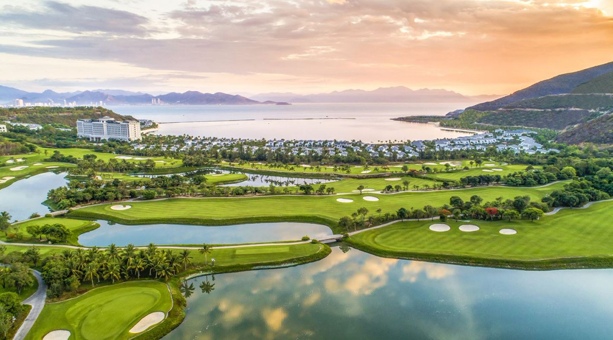 vinpearl-golf-nha-trang-3_1659971298.jpeg (542 KB)