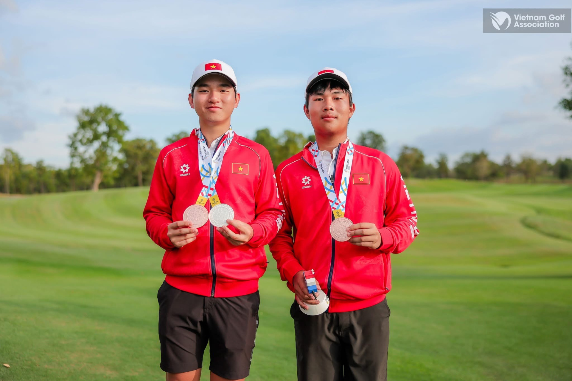 z7355944032924_761ab12ed5aee65d5a61b388136e4d9b.jpg (528 KB)