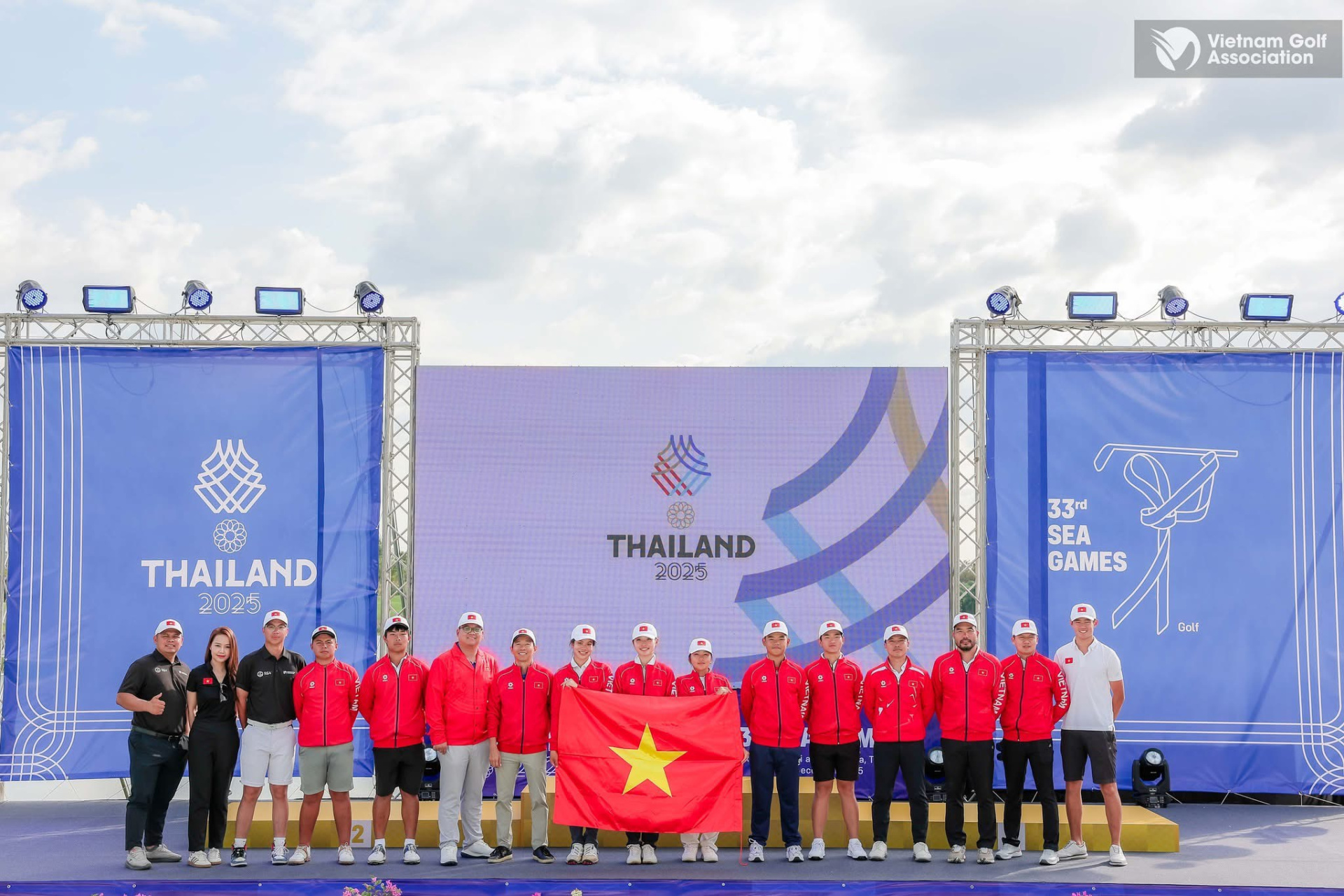 z7421805158381_c86879324c24795985b627f3f9b2113c.jpg (715 KB)