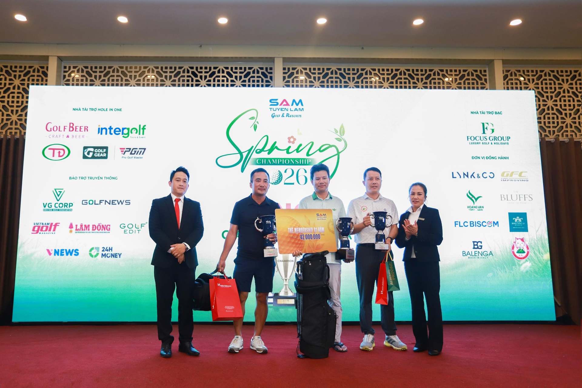 z7675885291376_3d5190ade75b63f05b72c9ce99a3ea72.jpg (580 KB)