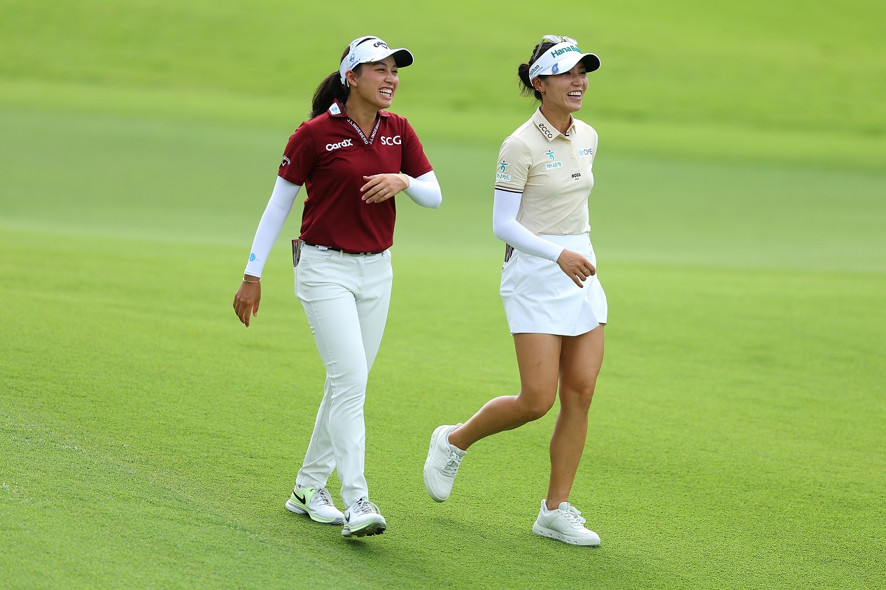 Cac_Rolex_Testimonees_Jeeno_Thitikul_va_Lydia_Ko_cung_nhau_tren_sân_golf.jpg (314 KB)