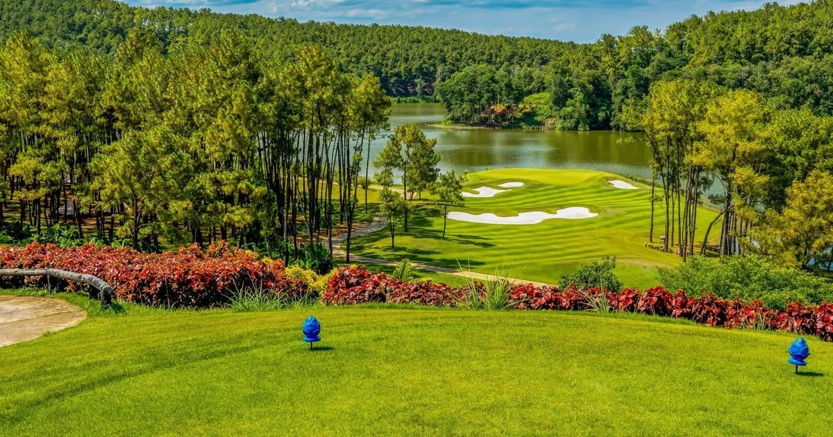 trang-an-golf-resort-1-1704012526749260892813-286-0-1333-2000-crop-17040127451772036671364 trang-an-golf-resort-1-1704012526749260892813-286-0-1333-2000-crop-17040127451772036671364.webp (258 KB)